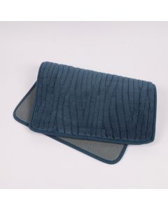 Alfombra afelpada con relieve azul oscuro
