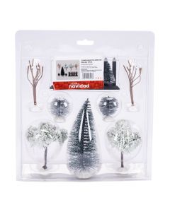 Árbol nevado con accesorios