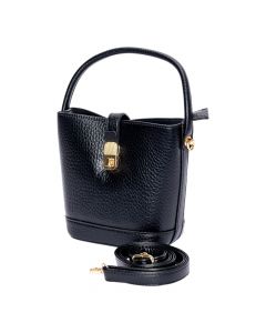 Bolso compacto con broche metálico