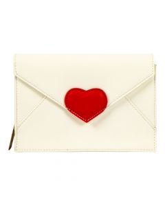 Bolso sobre corazón elegante