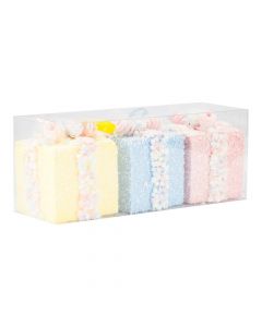 Regalos colgantes nevados pastel