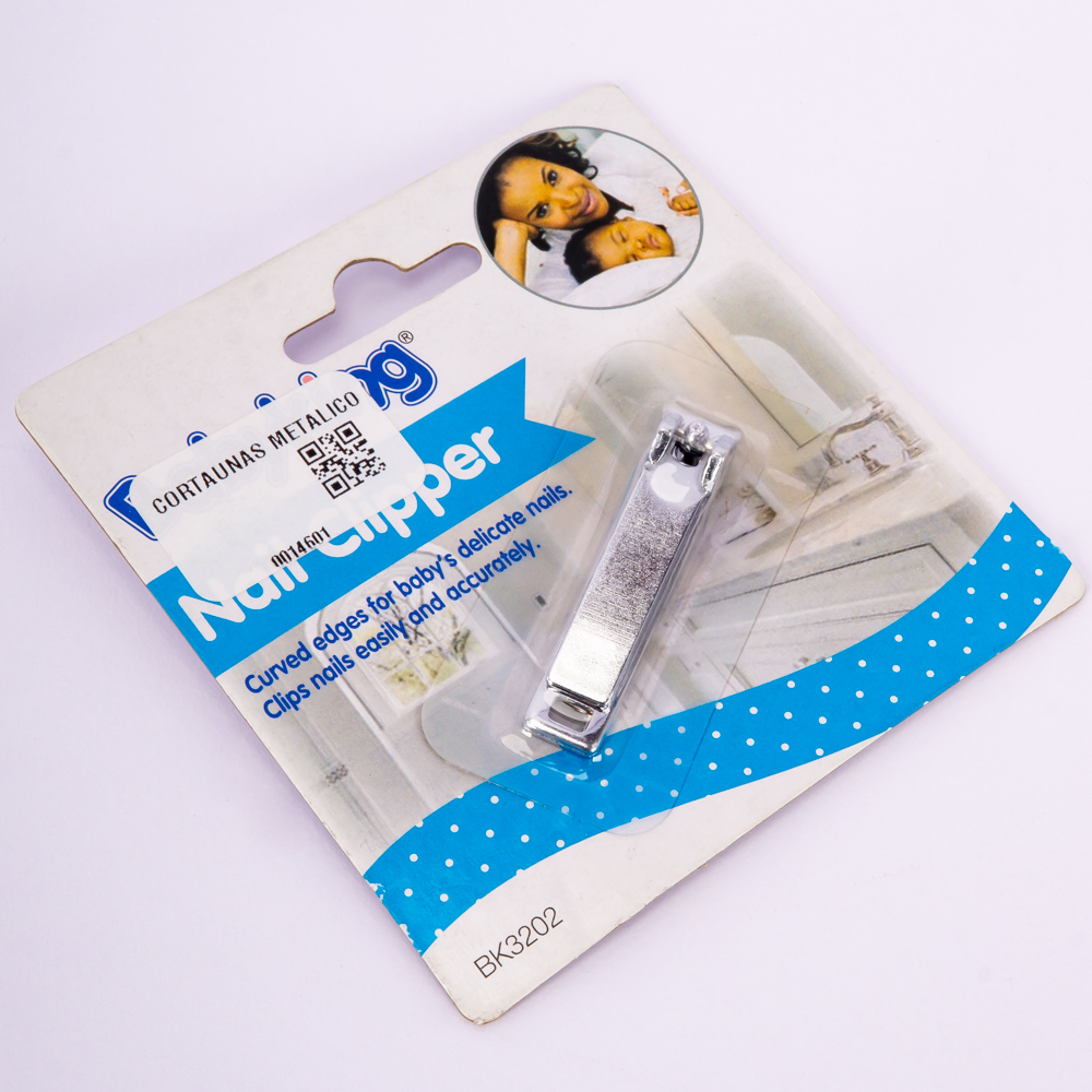 Corta uñas metálico para bebé plateado