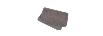 Alfombra afelpada con relieve gris