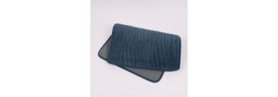 Alfombra afelpada con relieve azul oscuro