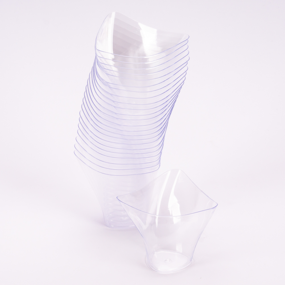 Vaso plástico forma triangular para poste 7.7x7.4cm 100ml 24und transparente