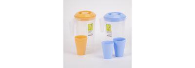 Pichel plástico con vasos