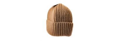 Gorro con relieve y detalle doblez beige