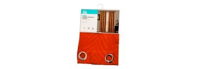 Cortina naranja con relieve