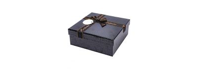 Caja cuadrada negro y dorado