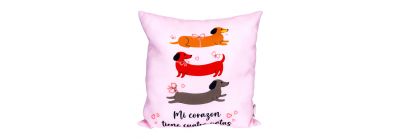 Almohada perros salchicha rosada