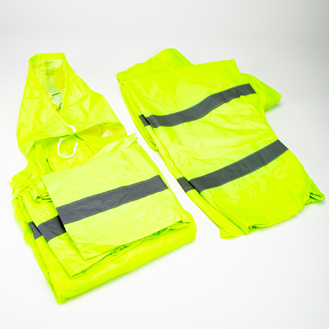 Capa impermeable reflectiva