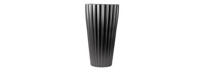 Macetero plástico negro #1